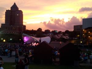 The sun sets on Lock 3